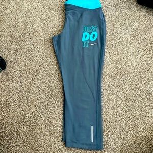 Nike capri leggings